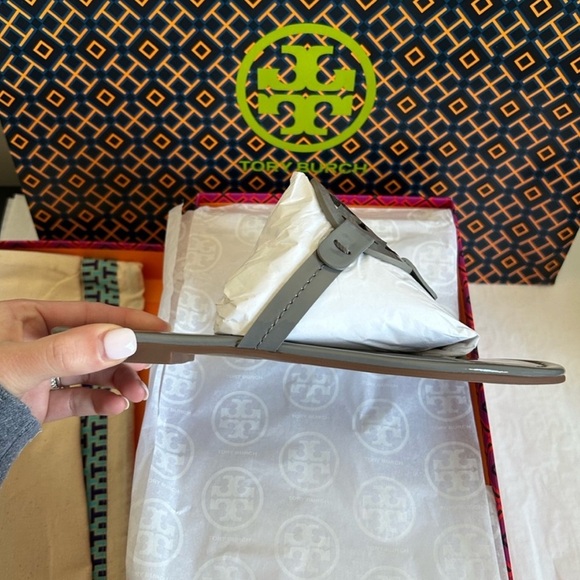 Tory Burch Miller Patent Leather Sandal Size 7 Malta Gray - Picture 3 of 12